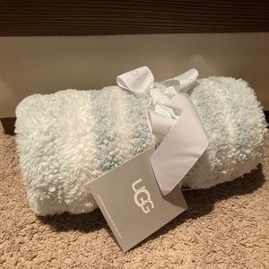 NWT UGG atlas baby blanket